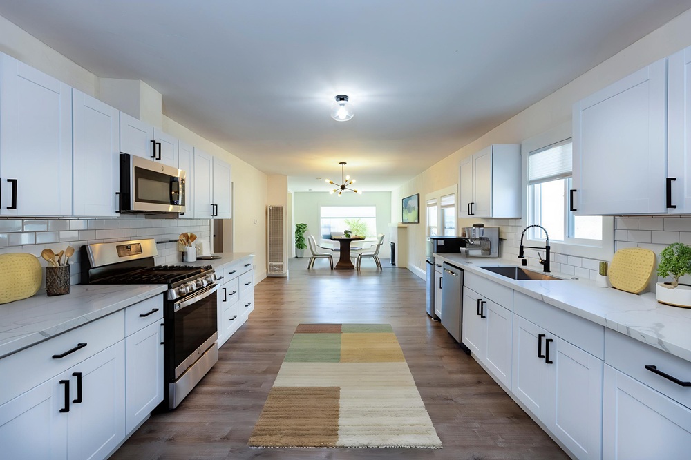 J.-Michael-Tucker-5255 - Living Room - Standard - 3