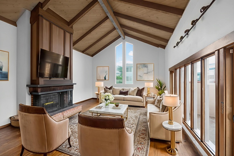 11_19_Gateview_Ct_San_Francisco_CA_94116-Living_room-PDSC8089 - Living Room - Luxury - 2