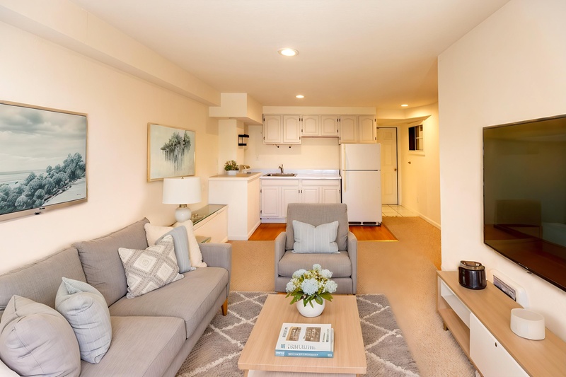 J.-Michael-Tucker-1062 - Living Room - Standard - 1